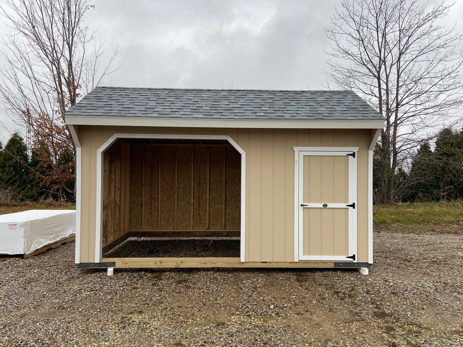 10x16 Run-In Shelter with Tack Room - FRONT