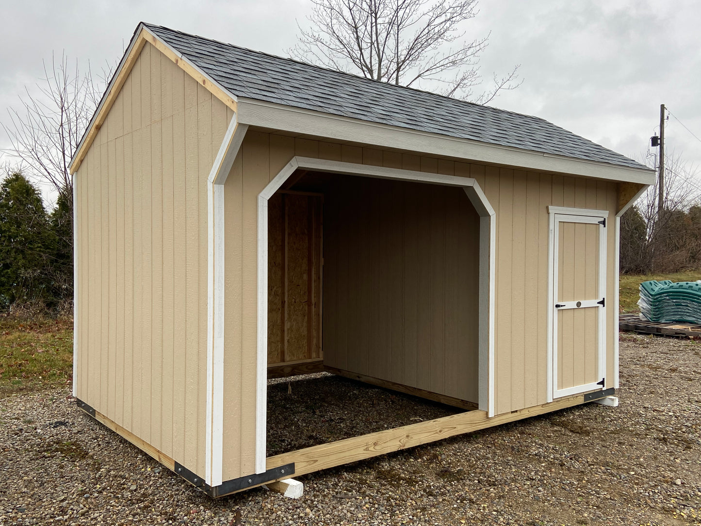 10x16 Run-In Shelter with Tack Room - SIDE