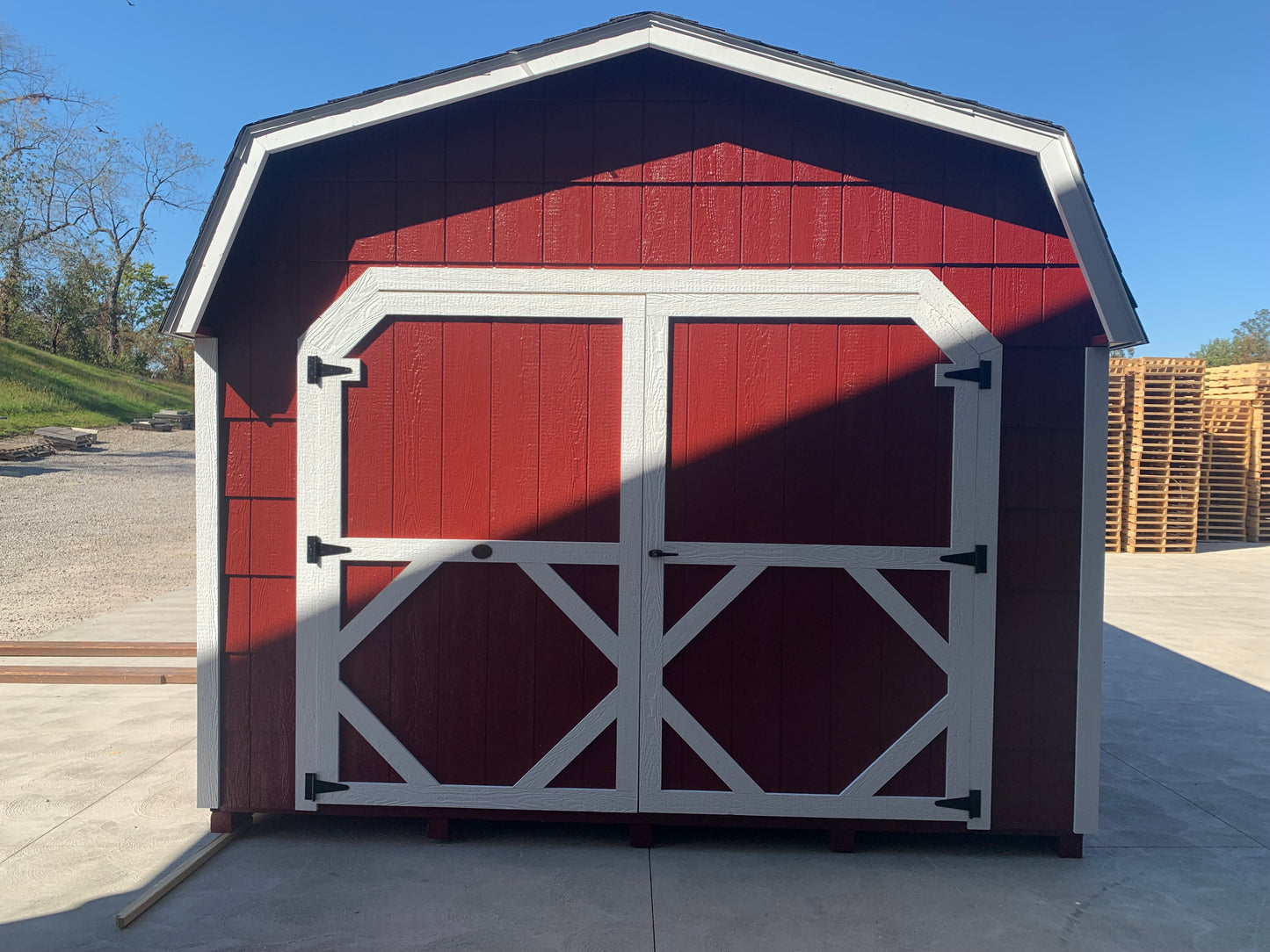 12x24 Lofted Garage/Barn with 6' sidewalls and 18" Lap Siding - Paint